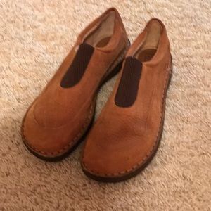 NWOT Born loafers